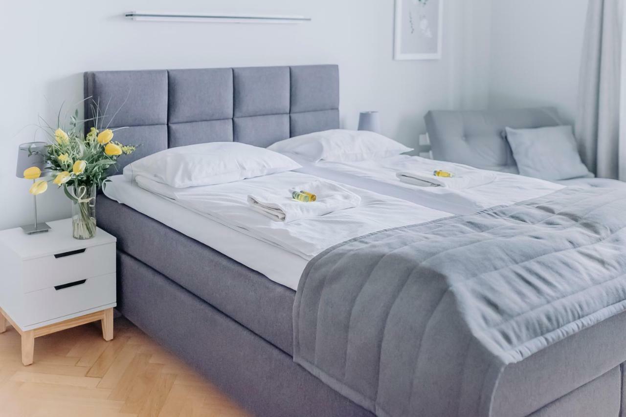 Apartel Plac Zbawiciela Apartment